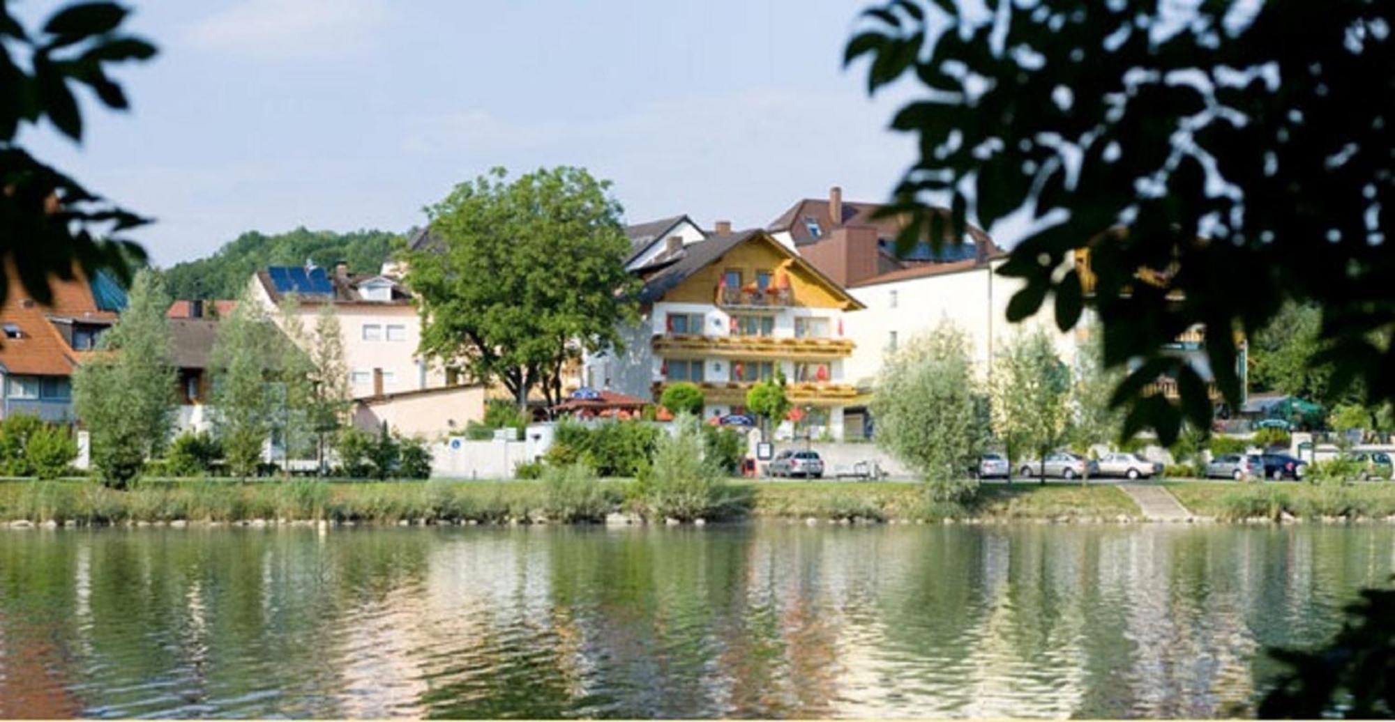Landgasthof Moser & Restaurant Bootshaus Windorf  Exterior photo
